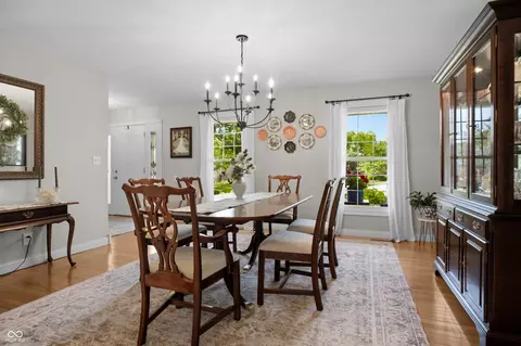 Dining - 3984 Jonathan Ridge Dr, Columbus, IN 47201 photo 4 of 5