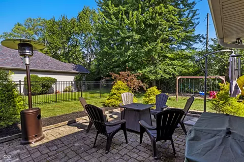 Exterior - 3984 Jonathan Ridge Dr, Columbus, IN 47201 photo 12 of 17