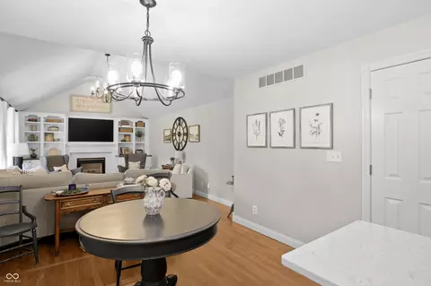 Dining - 3984 Jonathan Ridge Dr, Columbus, IN 47201 photo 5 of 5