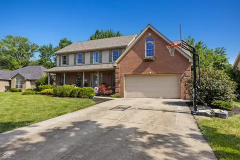Exterior - 3984 Jonathan Ridge Dr, Columbus, IN 47201 photo 3 of 17