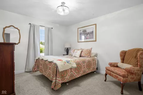 Bedroom - 3984 Jonathan Ridge Dr, Columbus, IN 47201 photo 6 of 10