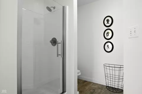 Bath - 3984 Jonathan Ridge Dr, Columbus, IN 47201 photo 9 of 11
