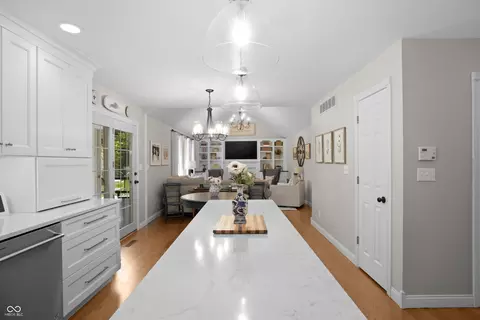 Kitchen - 3984 Jonathan Ridge Dr, Columbus, IN 47201 photo 2 of 11
