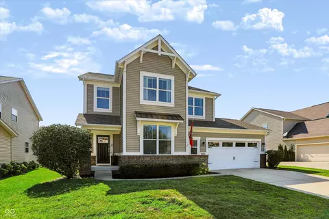 7808 Hedgehop Dr, Zionsville, IN 46077