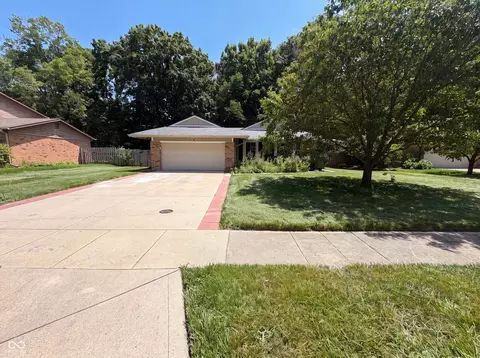 8223 Taunton Rd, Indianapolis, IN 46260