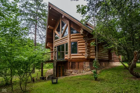 9961 S Ogala Horse Camp Rd, Seymour, IN 47274