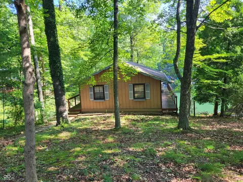 6108 Flamingo Dr, Nineveh, IN 46164