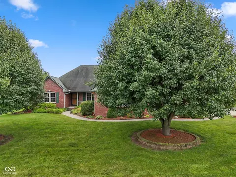 105 Woodfield Grn, Danville, IN 46122