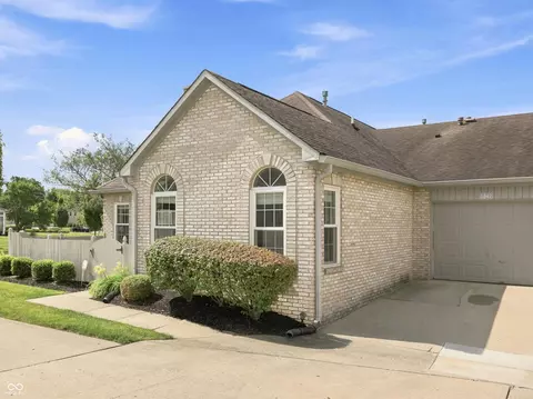 5842 Quail Run Dr, Indianapolis, IN 46237