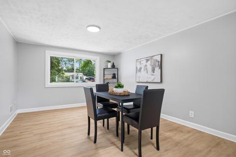 Dining - 2418 E 68th St, Indianapolis, IN 46220 photo 2 of 3