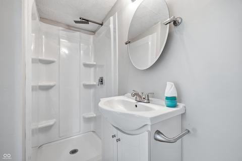 Bath - 2418 E 68th St, Indianapolis, IN 46220 photo 3 of 3