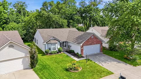 6128 White Birch Dr, Fishers, IN 46038
