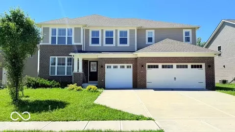 1261 Sanderling Dr, Greenwood, IN 46143