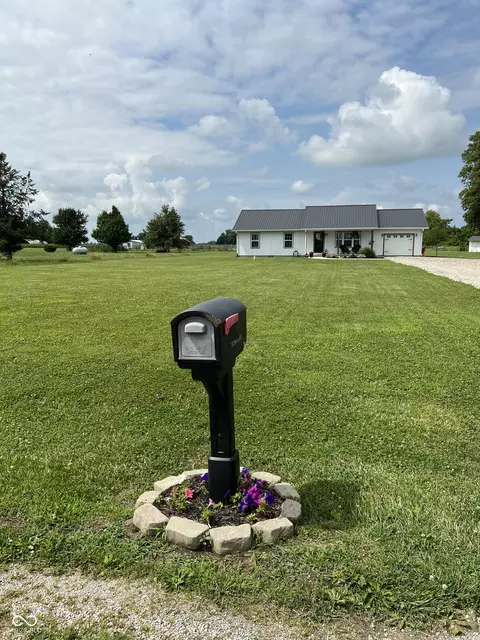 10784 W 300 N, Kempton, IN 46049