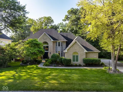 11217 Woods Bay Ln, Indianapolis, IN 46236