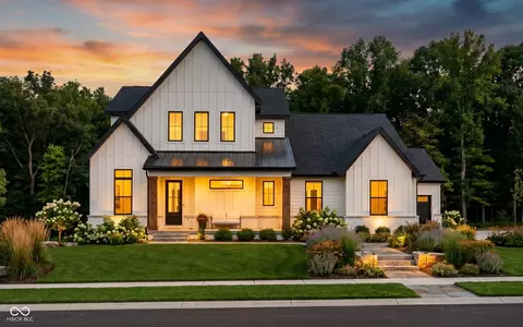 6483 W Deerfield Ct, Zionsville, IN 46077