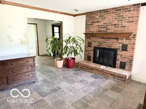 1645 Sycamore Dr, Plainfield, IN 46168 photo 2
