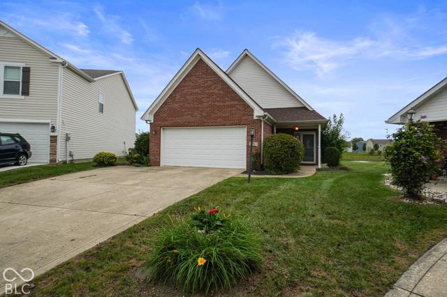 907 Amesbury Ct, Indianapolis, IN 46217