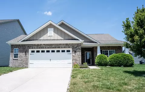 16592 Branham Dr, Fishers, IN 46040