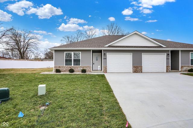 1582 W Paula Dr, Columbus, IN 47201
