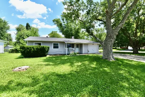 581 Northgate Dr, Greenwood, IN 46143