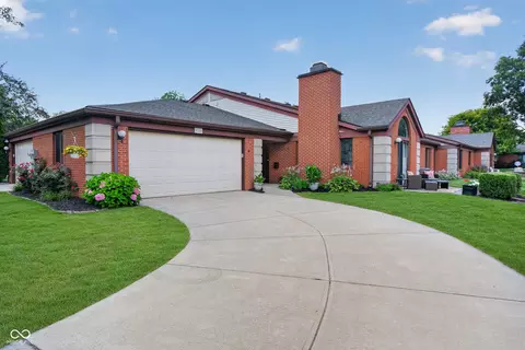 9320 Oak Run East Dr, Indianapolis, IN 46260