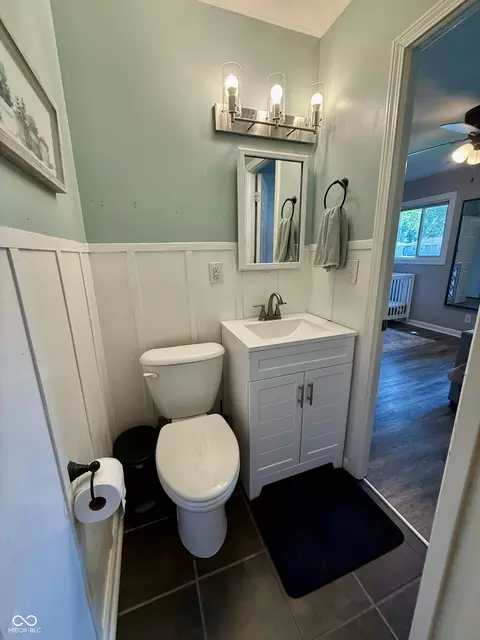 Bath - 534 S Alpha Ave, Brownsburg, IN 46112 photo 1 of 4