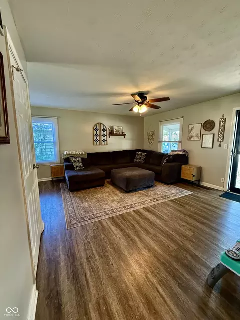 Living - 534 S Alpha Ave, Brownsburg, IN 46112 photo 2 of 2
