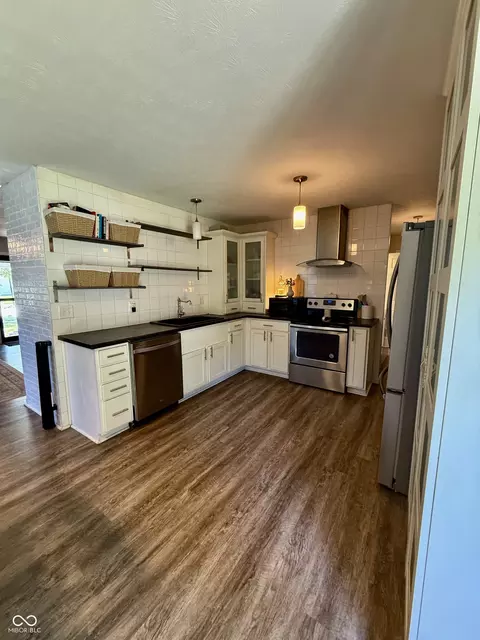 Kitchen - 534 S Alpha Ave, Brownsburg, IN 46112 photo 1 of 4