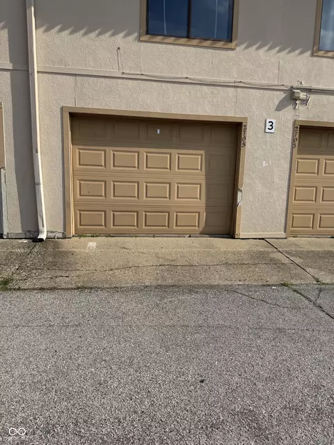 2705 Del Prado Dr, Indianapolis, IN 46227