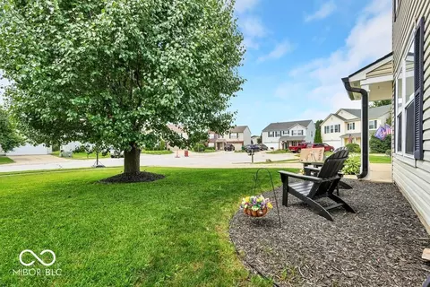 2253 Edgewater, Plainfield, IN 46168 photo 2