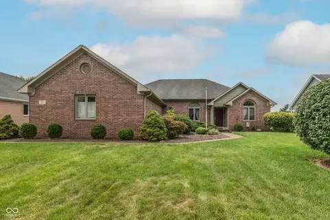 5325 Red Stone Ln, Greenwood, IN 46142