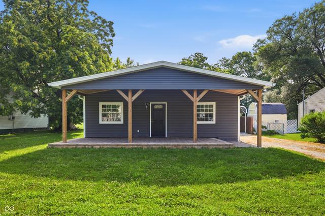 922 S Umbarger Rd, Muncie, IN 47304