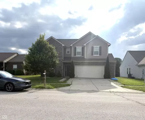 2702 Ashton Ln, Greenwood, IN 46143