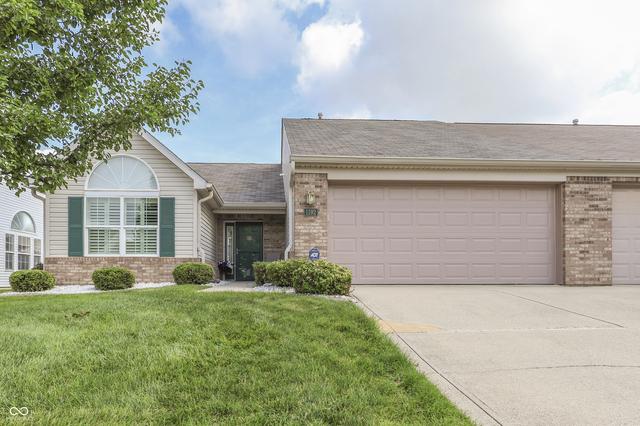 1192 Vicksburg South Dr, Greenwood, IN 46143