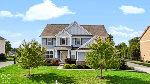 8752 Windpointe Pass, Zionsville, IN 46077