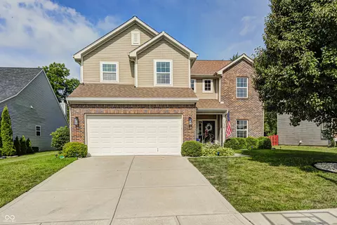 6562 Clary Circle Dr, Greenwood, IN 46143