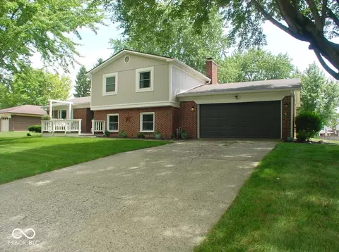 34 Riverview Ct, Greenfield, IN 46140