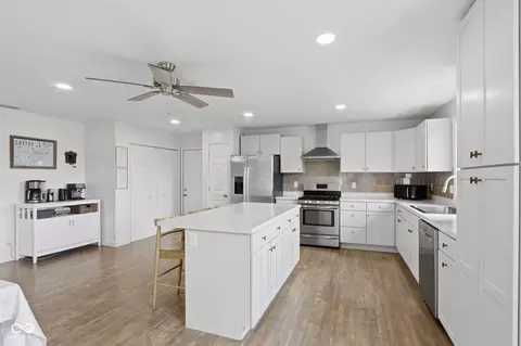 Kitchen - 4671 W Randy Rd, Edinburgh, IN 46124 photo 3 of 7