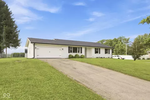Exterior - 4671 W Randy Rd, Edinburgh, IN 46124 photo 3 of 8