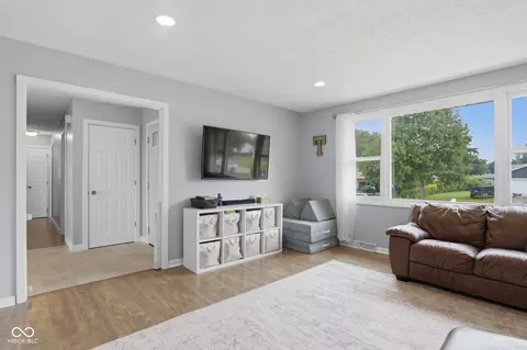 Entry Way - 4671 W Randy Rd, Edinburgh, IN 46124 photo 1 of 4