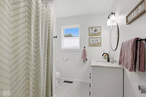Bath - 4671 W Randy Rd, Edinburgh, IN 46124 photo 3 of 3