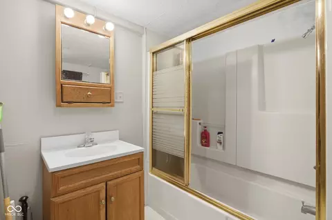 Bath - 604 N Independence St, Windfall, IN 46076 photo 2 of 2