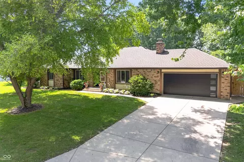 3986 Creekwood Dr, Greenwood, IN 46142
