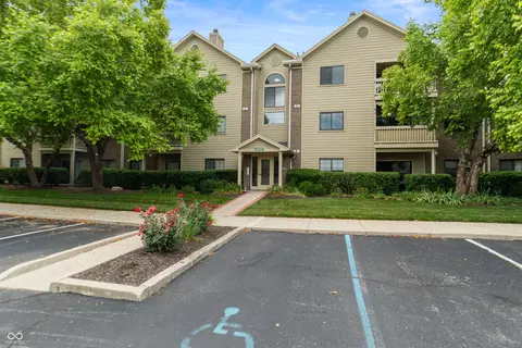 8820 Yardley Ct #207, Indianapolis, IN 46268