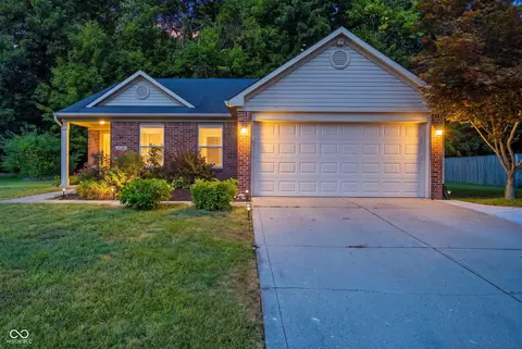 2046 Meadowlark Ln, Brownsburg, IN 46112