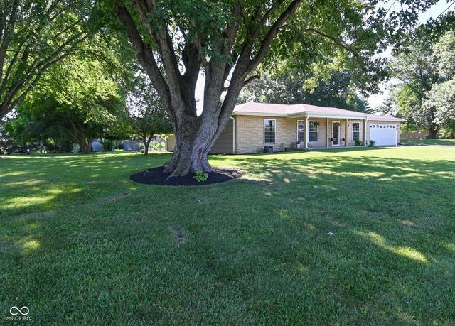 2061 Fairway Dr, Greencastle, IN 46135