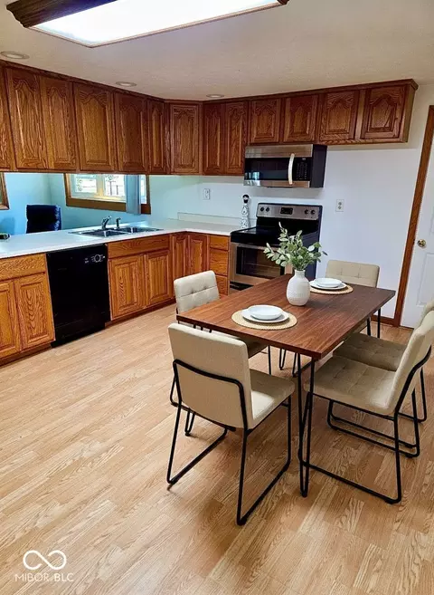 1615 Avenue East St, Elwood, IN 46036