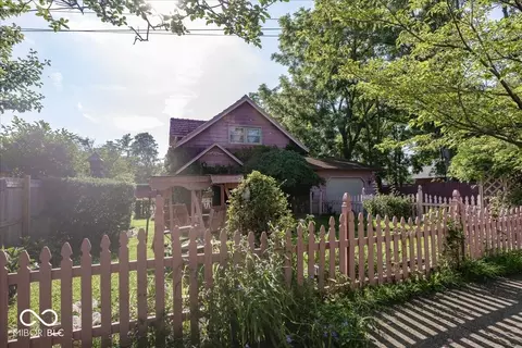 17 S Hough St, Greenfield, IN 46140