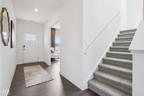 Entry Way - 5745 Bancroft Dr, Pendleton, IN 46064 photo 2 of 10